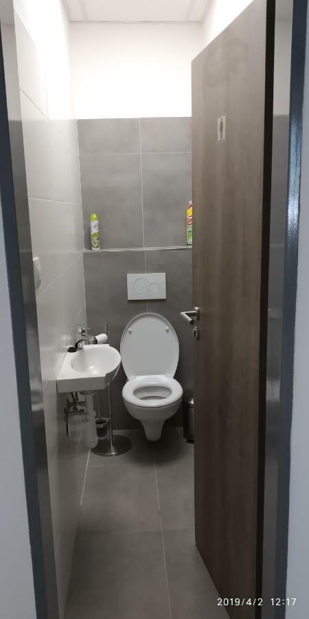 Хостел White Coral Club Кошице Экстерьер фото