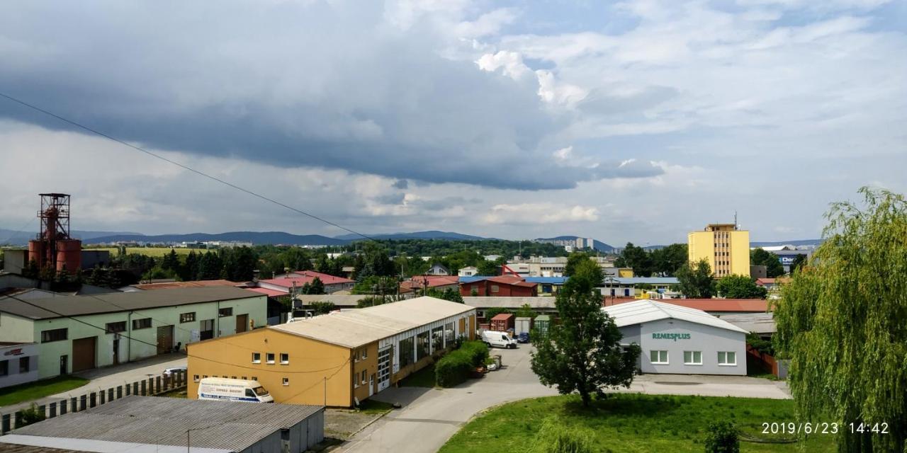Хостел White Coral Club Кошице Экстерьер фото